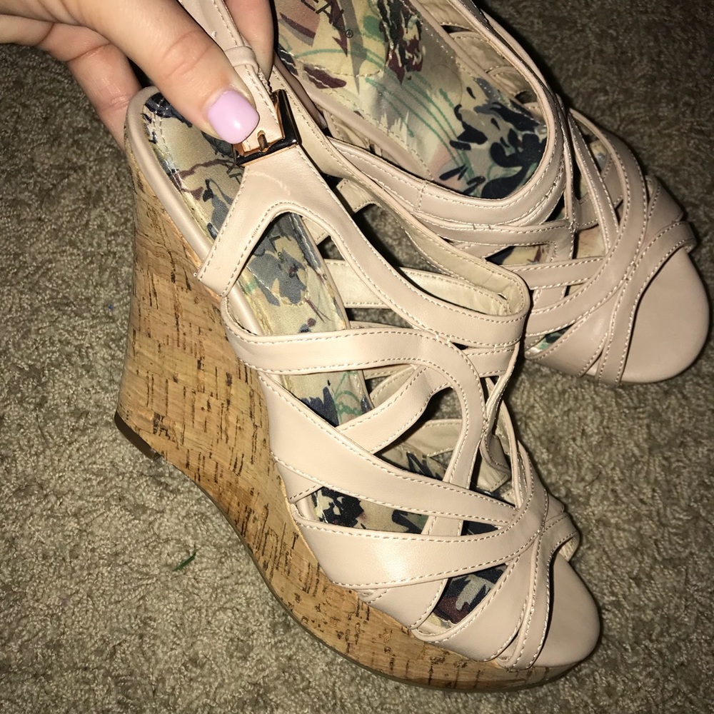 Nude wedges